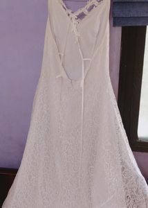 Low Neck Lace Dress