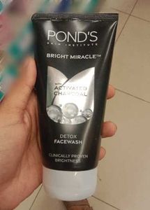 Pond's Bright Miracle Detox Facewash