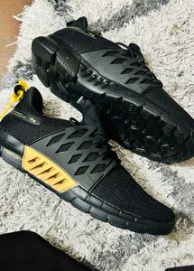 Stylish Black &amp; Gold Sports Shoes