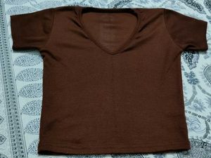 V-Neck Ribbed Cropped Top