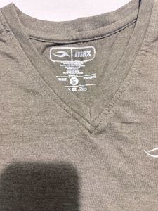 Max V-Neck T-Shirt
