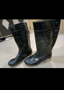 Durable Black Rubber Boots
