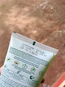Himalaya Purifying Neem Face Wash
