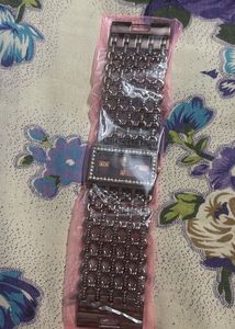 Elegant Women's Watch with Crystal Embellishments