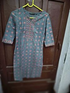 Kurta With Free Scarf