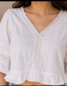 Chic Ruffled Sleeve Cropped Top
