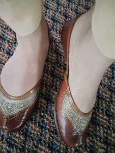 pure leather jutti