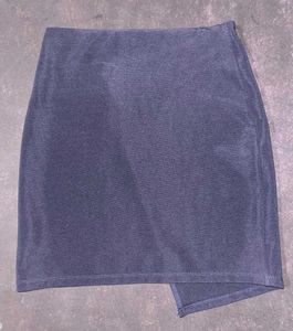 Chic Navy Blue Skirt with Ring Detail