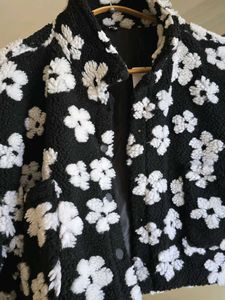 🔻PRICE DROP - WESTSIDE Floral Print Fleece Jacket