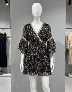 Chic Floral Print Mini Dress