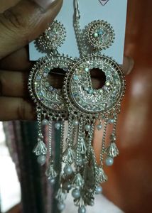 Elegant Dangle Earrings with Pearls