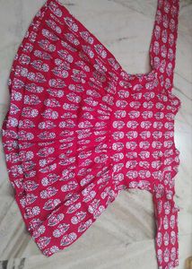 🌺☘️2 Short Tops