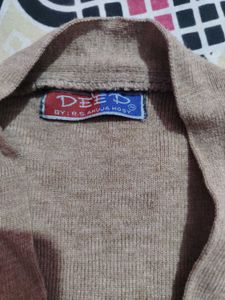 Sleeveless Button-Up Cardigan