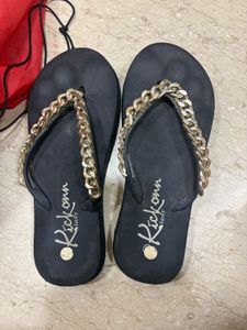 Stylish Flip-Flops with Gold Chain Detail