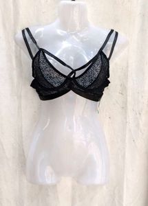 22V. Lace Strappy Bralette