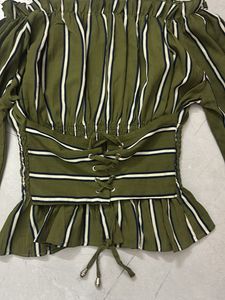 Off Shoulder Top 💚