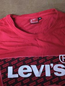 🇺🇸Levi's Red Graphic Tee (M) size