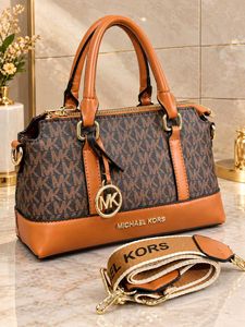 MICHAEL KORS*( NO BOX)*ANDIE SIGNATURE  LOGO MEDIU