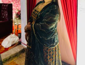 a Beautiful Green &amp; Yellow Combination Lenhga