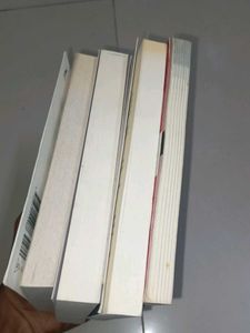 🌠 Set of 4 Business Books