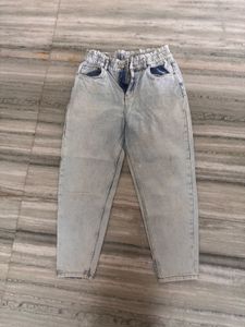 Stylish Light Wash Mom Jeans