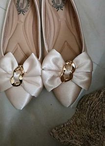 Chic Bow Accent Flats - Size 40/ UK 7