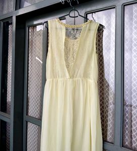 Elegant Sleeveless Yellow Dress