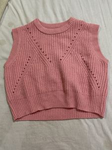 Pink Knit Cropped Vest🎀🫶🏻