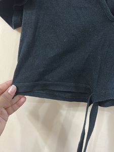 Zara Black Ribbed V-Neck Crop Top