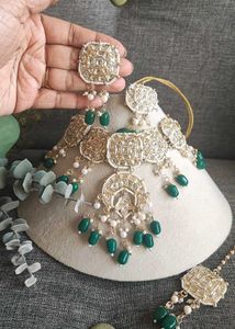 Stunning Emerald &amp; Pearl Choker Set