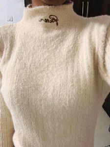 fluffy High neck top