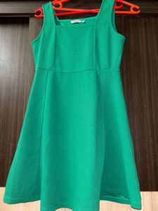 Chic Green Sleeveless A-Line Dress
