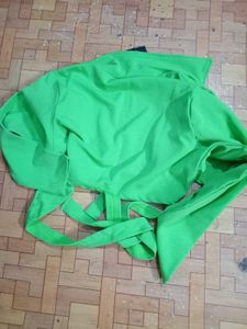 Tokyo Talkies Green Crop Top