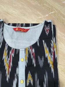 Ikkat fusion top