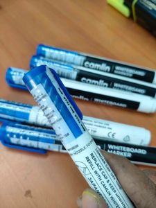 pack of 6 sealed white board markers