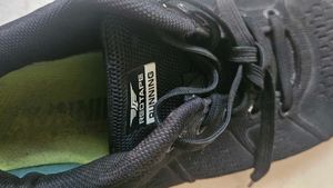 Black running Sneakers