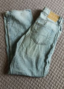 Light Wash Distressed Jeans