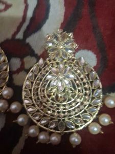 Exquisite Pearl &amp; Kundan Maang Tikka Set