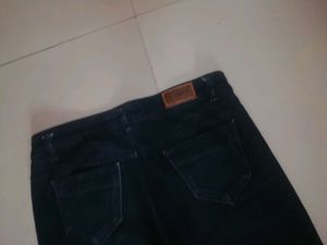 Black skin fit jeans