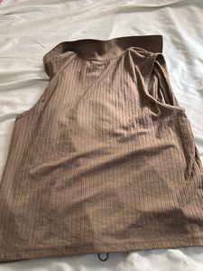 Ribbed Zip-Up Polo Top
