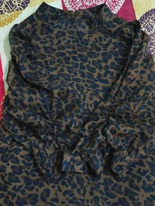 Chic Leopard Print Mock Neck Top