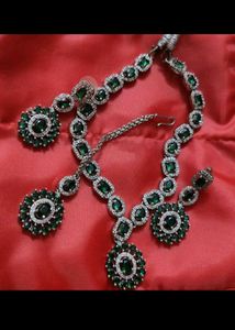 Emerald Green and Silver Necklace Set