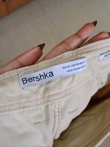 Bershka Cargo Pants - Beige