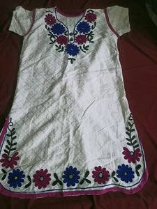 Pure Cotton White Kurti With Flowers Thread Work