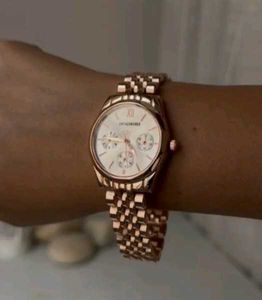 Elegant Gold Tone Watch