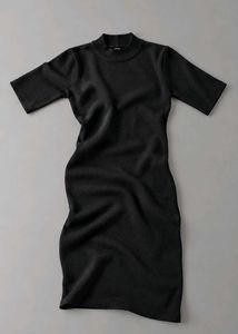 BLACK HIGH-NECK SHORT-SLEEVE BODYCON DRESS