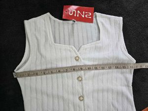 White Sleeveless Square Neck Button-Up Top bust36