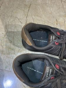 Tommy Hilfiger Black Sneakers