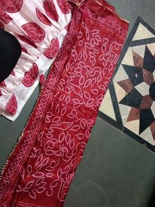 bandhani print White &amp; Red Printed Lehenga sets