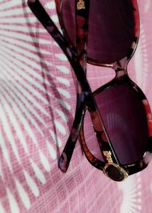 Stylish Tortoiseshell Sunglasses